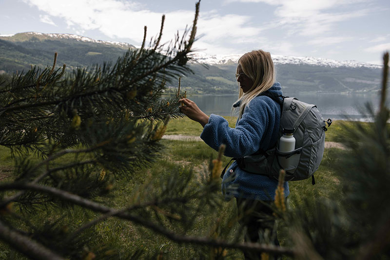 F23 Womens Tempest 20 Aluminunm Grey 10003084 NiklasSoderlund Osprey Norway 2023 145 1 002