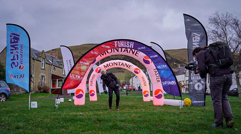montane spine race finish